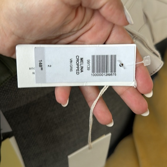 Aritzia Melina Cropped Pant - Picture 3 of 3